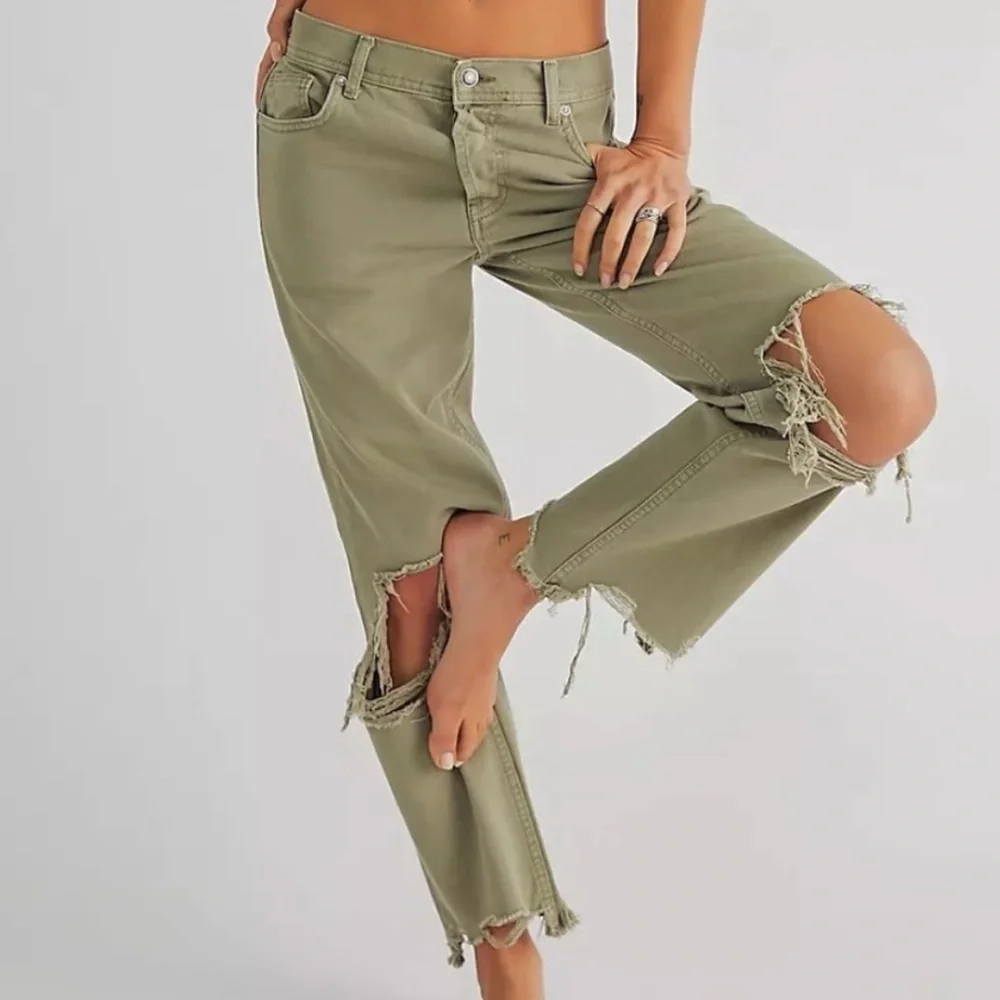 EUC Free People Maggie Distressed Jeans Moss Green Size 25